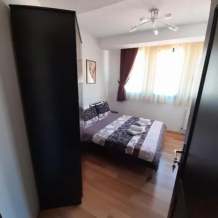 Guest house House Meri 4*