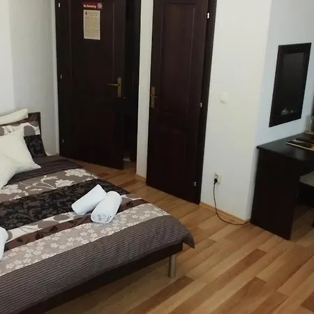 Guest house House Meri 4*